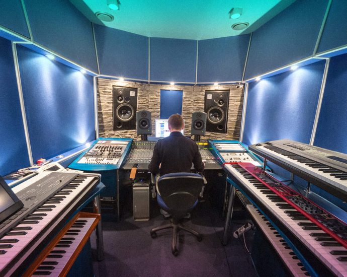 How To Soundproof Your Music Production Studio?