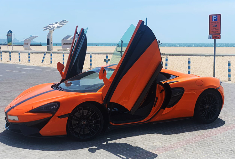 rent sports car in dubai