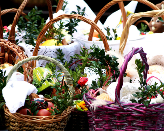 Valentine floral basket