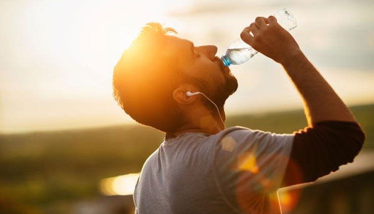 10 Benefits Of Drinking Water In The Morning