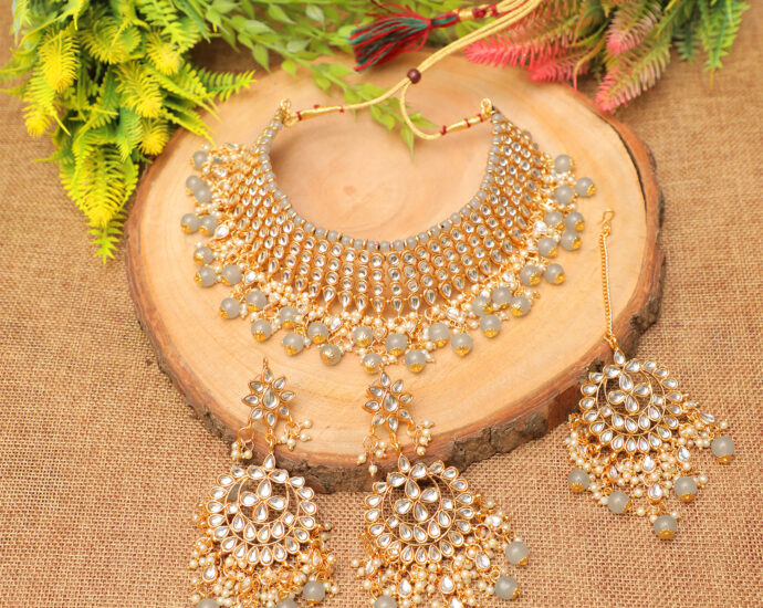 artificial jewellery