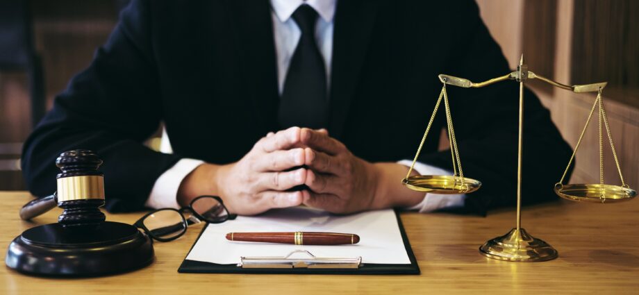 Benefits of Hiring A Legal Document Assistant