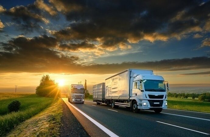 Top Tips For Truck Drivers to Stay Safe This Summer