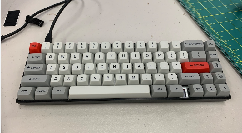 Keyboard with wire